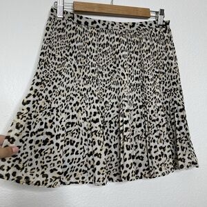 Banana Republic Animal Print Skirt Sz 4P Preppy Leopard Pleated Statement Chic